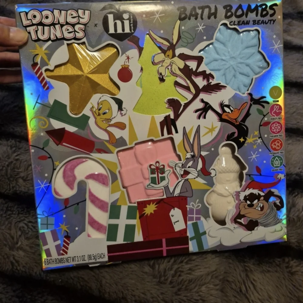 LOONEY TUNES BATH BOMB SET